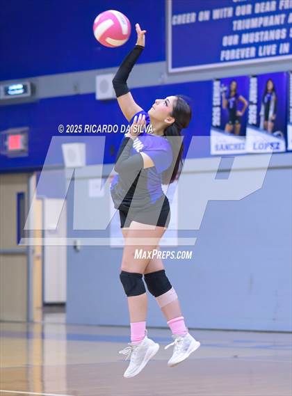 Thumbnail 3 in Nimitz @ Aldine photogallery.