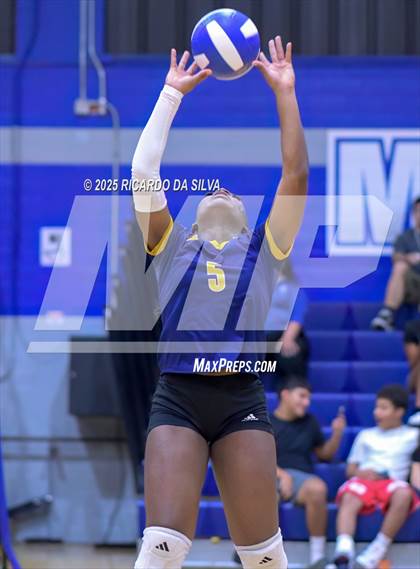 Thumbnail 3 in Nimitz @ Aldine photogallery.