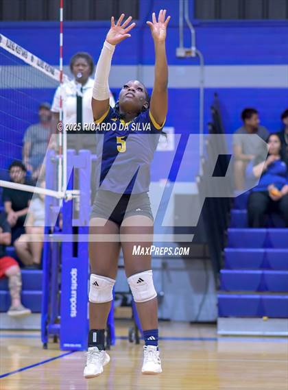 Thumbnail 1 in Nimitz @ Aldine photogallery.