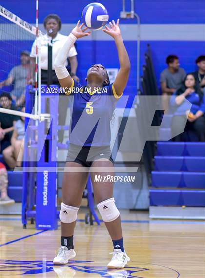 Thumbnail 3 in Nimitz @ Aldine photogallery.