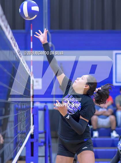 Thumbnail 3 in Nimitz @ Aldine photogallery.