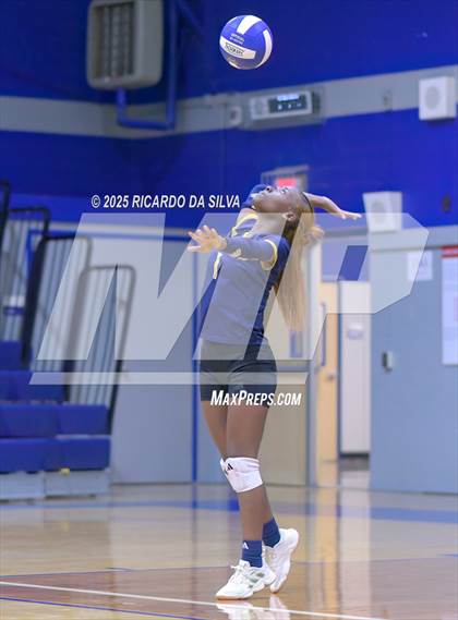 Thumbnail 1 in Nimitz @ Aldine photogallery.