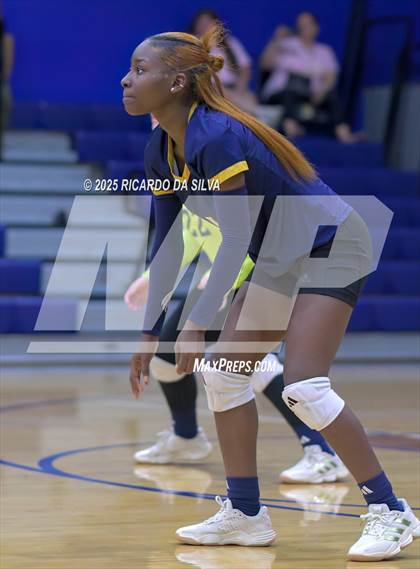 Thumbnail 2 in Nimitz @ Aldine photogallery.