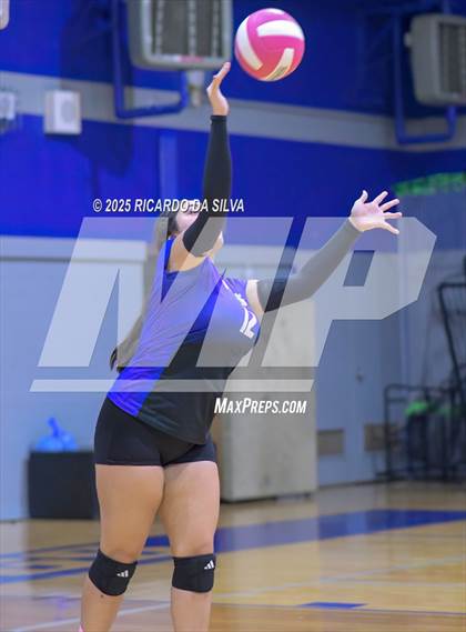 Thumbnail 2 in Nimitz @ Aldine photogallery.