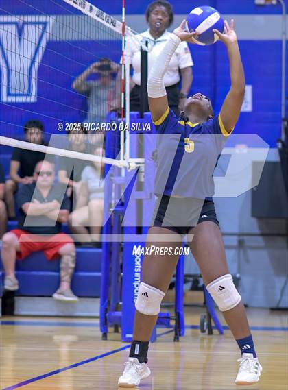 Thumbnail 2 in Nimitz @ Aldine photogallery.