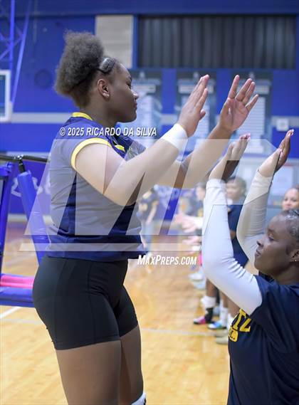 Thumbnail 3 in Nimitz @ Aldine photogallery.