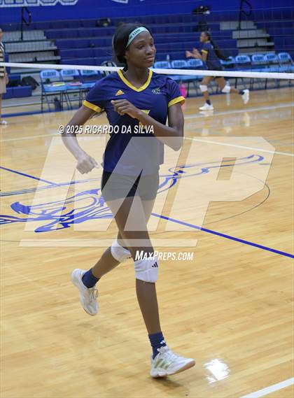 Thumbnail 2 in Nimitz @ Aldine photogallery.