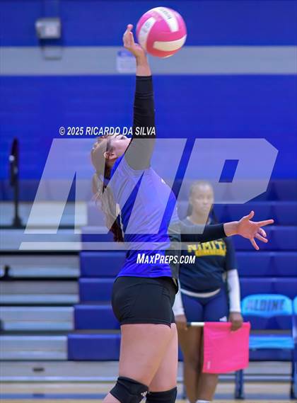 Thumbnail 2 in Nimitz @ Aldine photogallery.