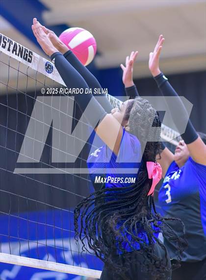 Thumbnail 1 in Nimitz @ Aldine photogallery.