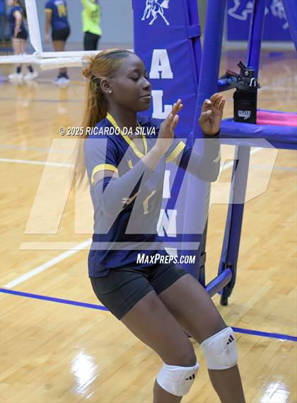 Thumbnail 2 in Nimitz @ Aldine photogallery.