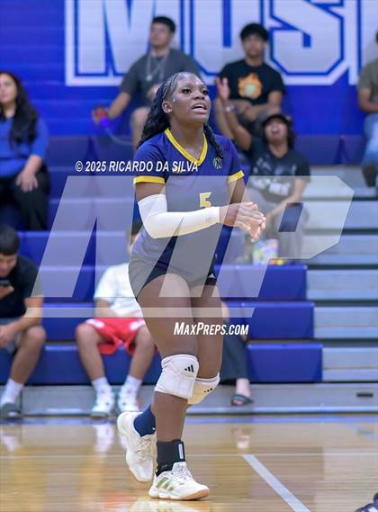 Thumbnail 1 in Nimitz @ Aldine photogallery.