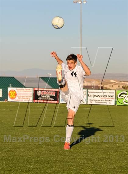 Thumbnail 2 in Monte Del Sol Charter vs. Santa Fe Prep photogallery.