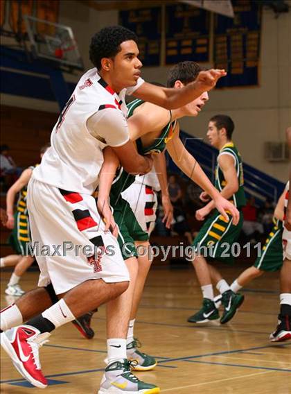 Thumbnail 2 in Edison @ Tustin (OC North/South Challenge) photogallery.