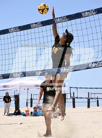 Thumbnail 1 in CIF-SS Individual Pairs Final photogallery.