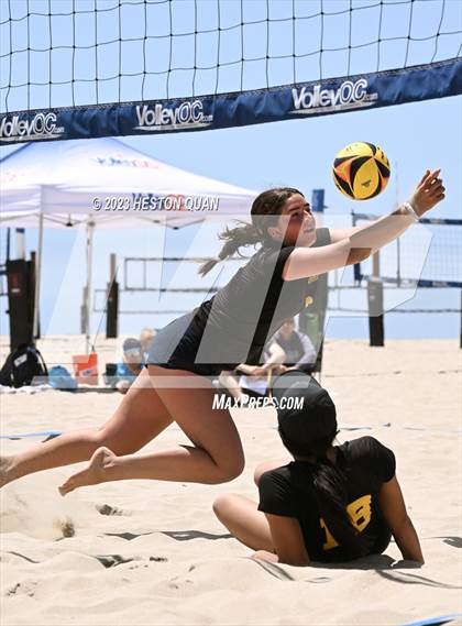 Thumbnail 3 in CIF-SS Individual Pairs Final photogallery.