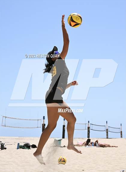 Thumbnail 3 in CIF-SS Individual Pairs Final photogallery.