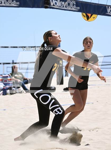 Thumbnail 2 in CIF-SS Individual Pairs Final photogallery.
