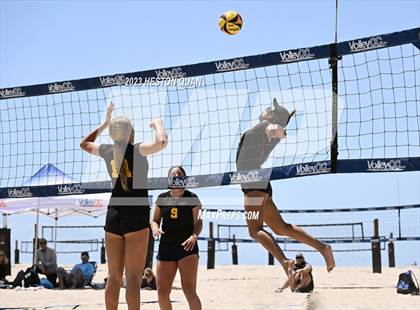 Thumbnail 2 in CIF-SS Individual Pairs Final photogallery.