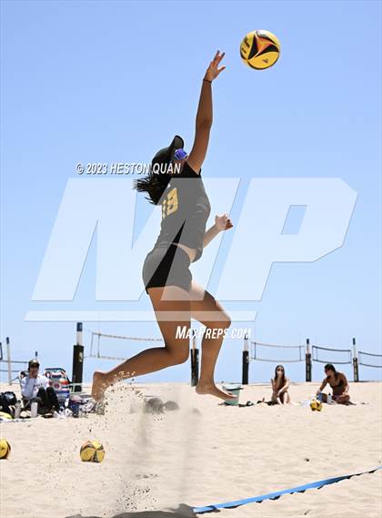 Thumbnail 2 in CIF-SS Individual Pairs Final photogallery.