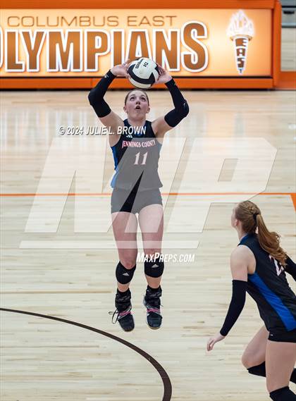 Thumbnail 2 in Roncalli vs. Jennings County (IHSAA 3A Semi-state semifinal) photogallery.