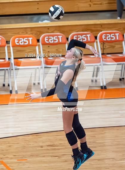 Thumbnail 3 in Roncalli vs. Jennings County (IHSAA 3A Semi-state semifinal) photogallery.