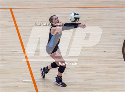 Thumbnail 2 in Roncalli vs. Jennings County (IHSAA 3A Semi-state semifinal) photogallery.