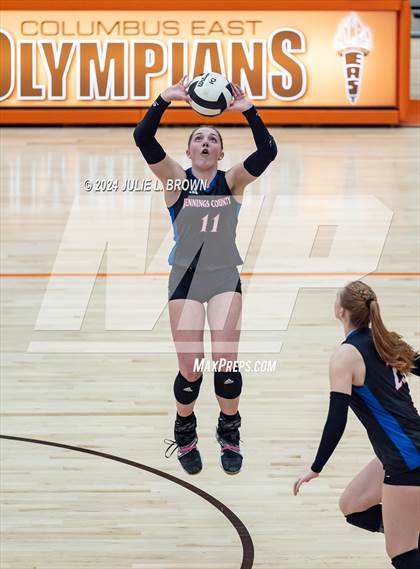 Thumbnail 3 in Roncalli vs. Jennings County (IHSAA 3A Semi-state semifinal) photogallery.
