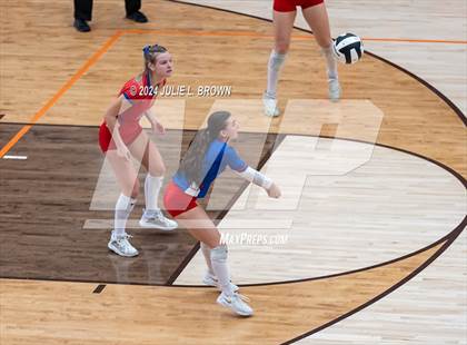 Thumbnail 3 in Roncalli vs. Jennings County (IHSAA 3A Semi-state semifinal) photogallery.