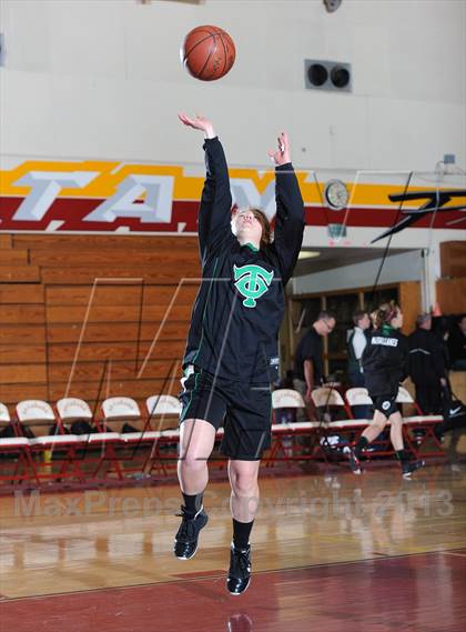 Thumbnail 3 in Royal vs. Thousand Oaks  (La Canada Tournament) photogallery.
