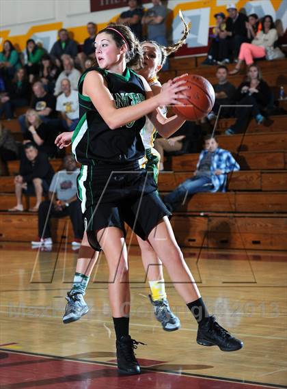 Thumbnail 3 in Royal vs. Thousand Oaks  (La Canada Tournament) photogallery.