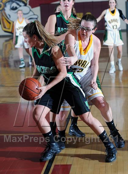 Thumbnail 3 in Royal vs. Thousand Oaks  (La Canada Tournament) photogallery.