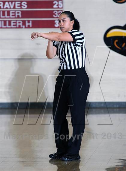 Thumbnail 1 in Royal vs. Thousand Oaks  (La Canada Tournament) photogallery.