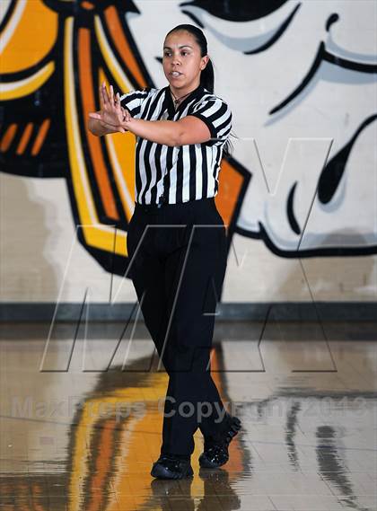 Thumbnail 2 in Royal vs. Thousand Oaks  (La Canada Tournament) photogallery.