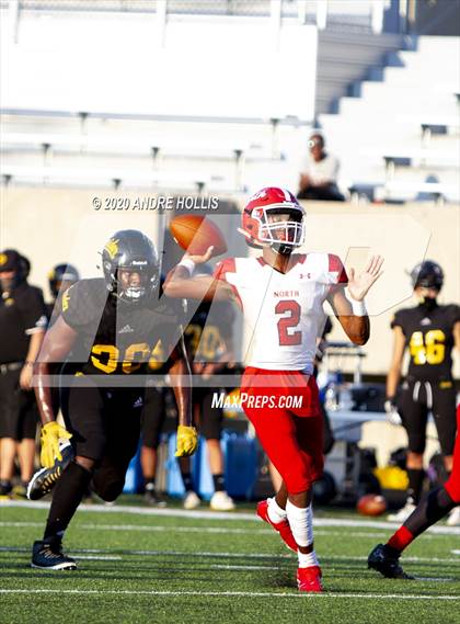 Thumbnail 3 in Fort Wayne North Side vs Fort Wayne Snider photogallery.