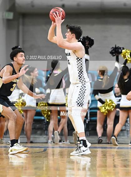 Thumbnail 2 in ThunderRidge vs. Rock Canyon (CHSAA 5A Great 8) photogallery.