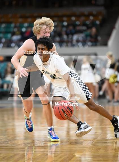 Thumbnail 1 in ThunderRidge vs. Rock Canyon (CHSAA 5A Great 8) photogallery.