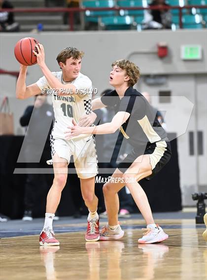 Thumbnail 3 in ThunderRidge vs. Rock Canyon (CHSAA 5A Great 8) photogallery.