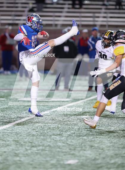 Thumbnail 2 in Westlake v SA Brennan (UIL 6A Area Playoff) photogallery.
