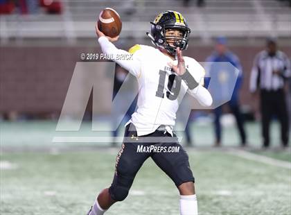 Thumbnail 2 in Westlake v SA Brennan (UIL 6A Area Playoff) photogallery.