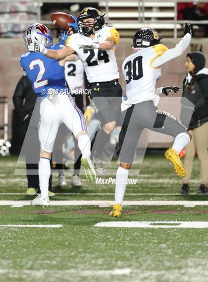 Thumbnail 3 in Westlake v SA Brennan (UIL 6A Area Playoff) photogallery.