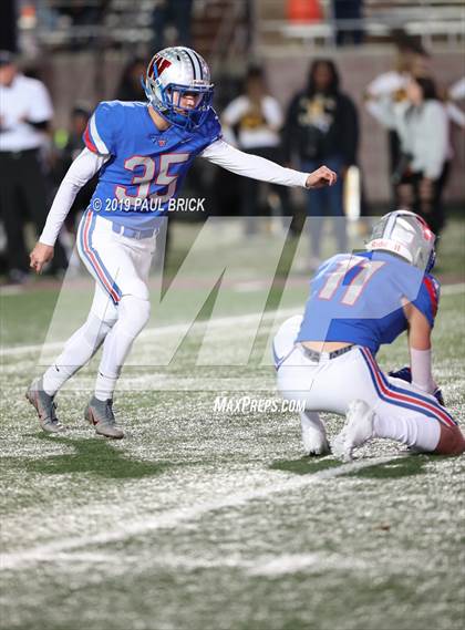 Thumbnail 2 in Westlake v SA Brennan (UIL 6A Area Playoff) photogallery.