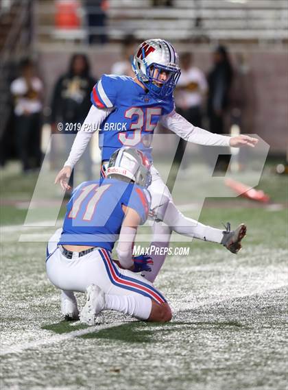 Thumbnail 1 in Westlake v SA Brennan (UIL 6A Area Playoff) photogallery.