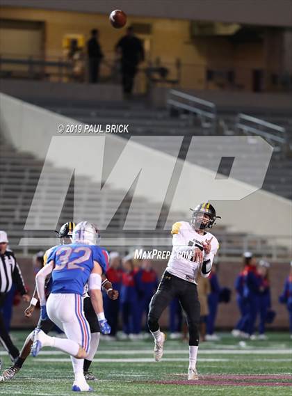 Thumbnail 2 in Westlake v SA Brennan (UIL 6A Area Playoff) photogallery.