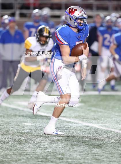 Thumbnail 2 in Westlake v SA Brennan (UIL 6A Area Playoff) photogallery.
