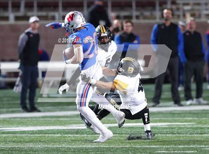 Thumbnail 3 in Westlake v SA Brennan (UIL 6A Area Playoff) photogallery.