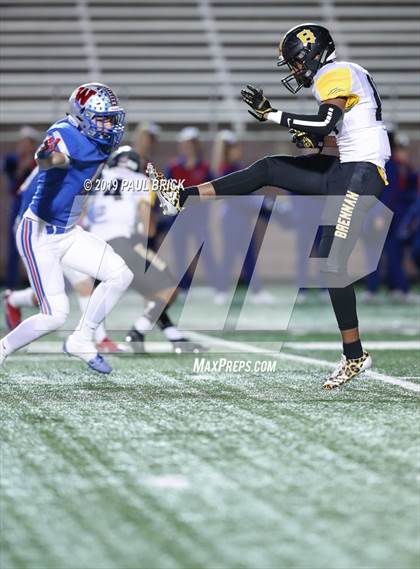 Thumbnail 2 in Westlake v SA Brennan (UIL 6A Area Playoff) photogallery.
