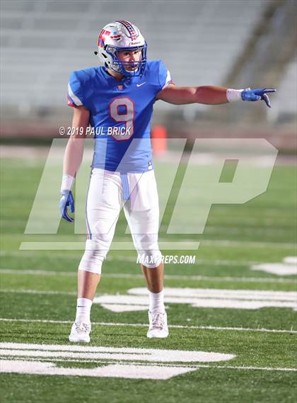 Thumbnail 2 in Westlake v SA Brennan (UIL 6A Area Playoff) photogallery.