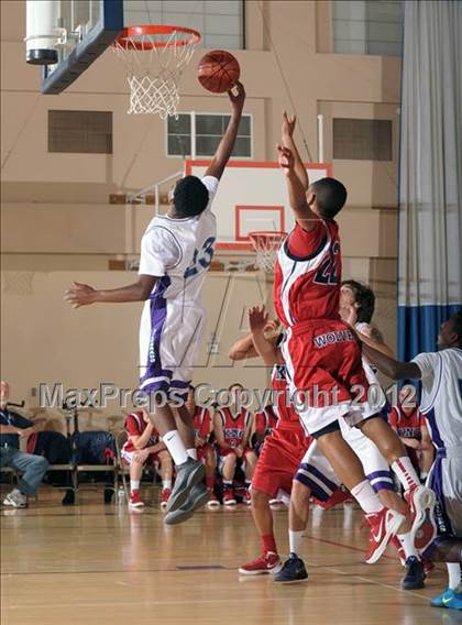 Thumbnail 3 in King vs. Silverado (MaxPreps Holiday Classic) photogallery.