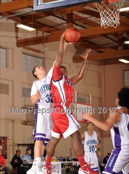 Thumbnail 2 in King vs. Silverado (MaxPreps Holiday Classic) photogallery.