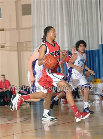 Thumbnail 3 in King vs. Silverado (MaxPreps Holiday Classic) photogallery.